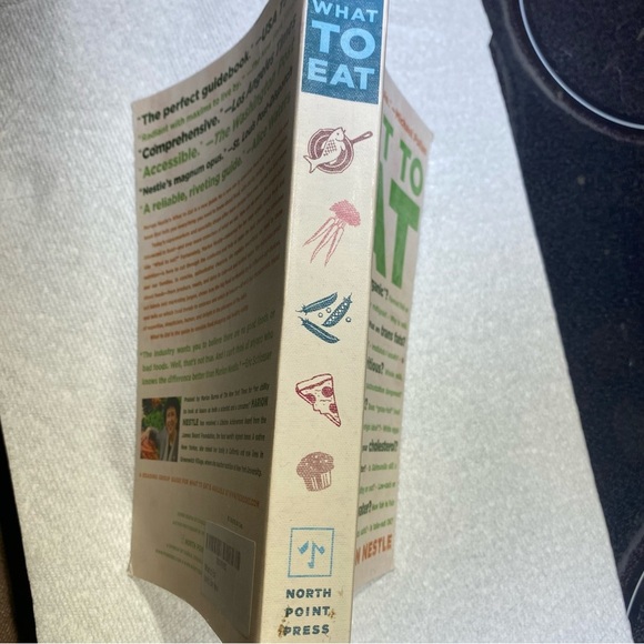 What to Eat by Marion Nestle - The Perfect Food Guidebook - Picture 3 of 5